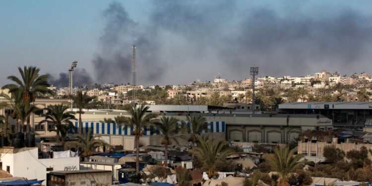 غزة.. قتال مســــتعر وإسرائيل “تطــــعم جنودها ضد شلل الأطفال”