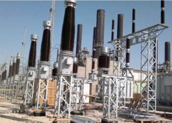 انطفاء مفاجئ لخطوط  تجهيز الكهرباء الإيرانية في العراق