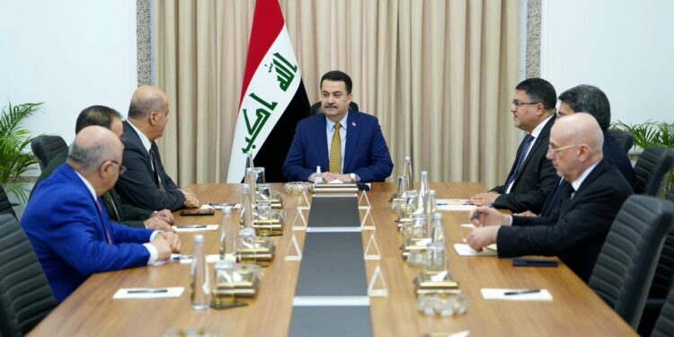 السوداني يتسلم اعتماد ائتلاف الشركات الفائزة بالفرصة الاستثمارية لمترو بغداد