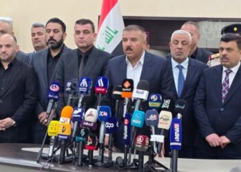 وزير الداخلية  في محافظة ذي قار لمناقشة الاستعدادات الجارية لتأمين الزيارة ألاربعينية