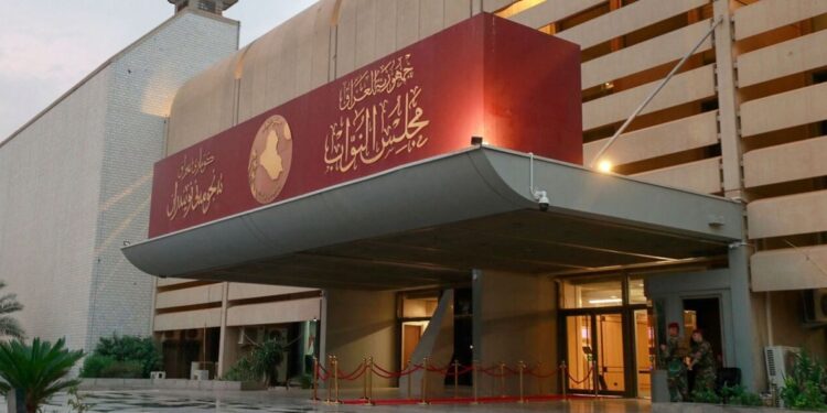 المذهب قبل الدولة… عاصفة “الأحوال الشخصية” تقسم العراقيين