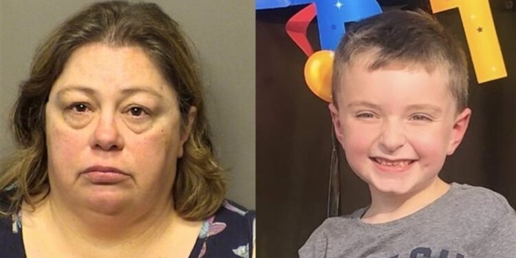 ام أمريكية تجلس على ابنها لتعاقبه فأردته قتيلا