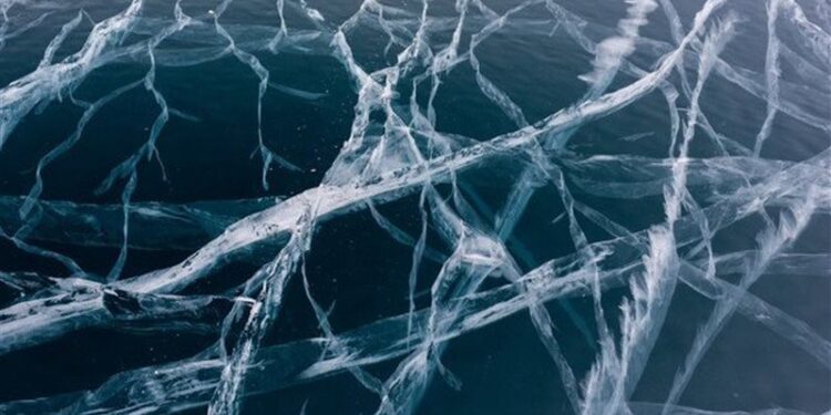 اكتشــاف (فيروسات عملاقة) تحد من ذوبان الجليد