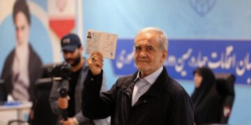 مسعود بزشكيان رئيساً لايران ،، الإصلاحي الذي كسر شوكة المحافظين