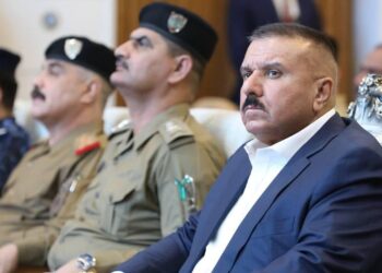 وزير الداخلية يكرم منظمي الاستعراض الأخير في كلية الشرطة