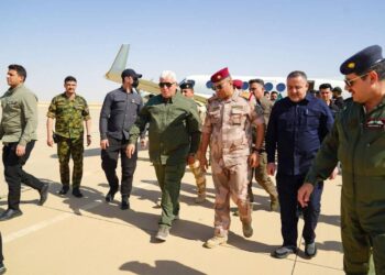 رئيس هيئة الحشد يزور قاعدة عين الأسد
