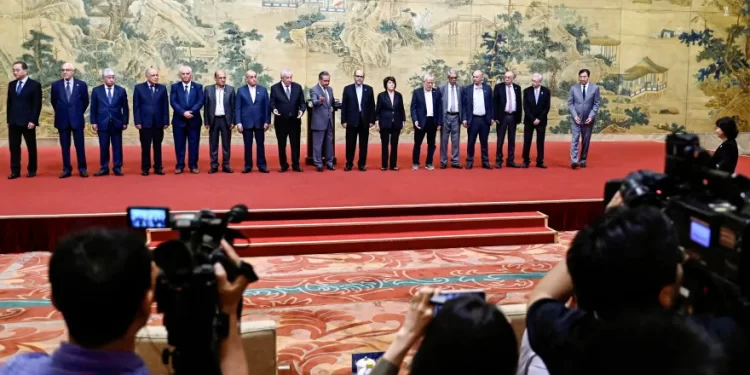 الفصائل الفلسطينية تتفق على تشكيل حكومة وحدة وطنية بعد حوار في الصين