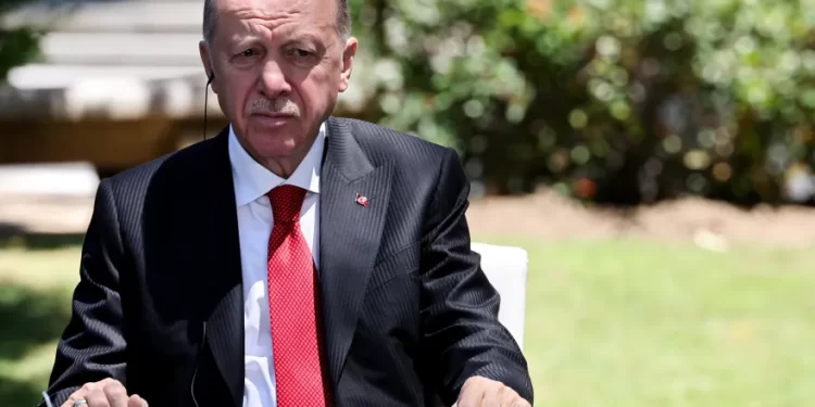 أردوغان سيدعو الأسد لإجراء محادثات لاستعادة العلاقات التركية السورية