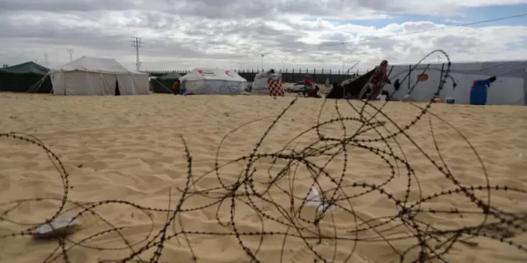 اسرائيل تستعد للتنــــازل عن السيطرة على محور فلادلفيا