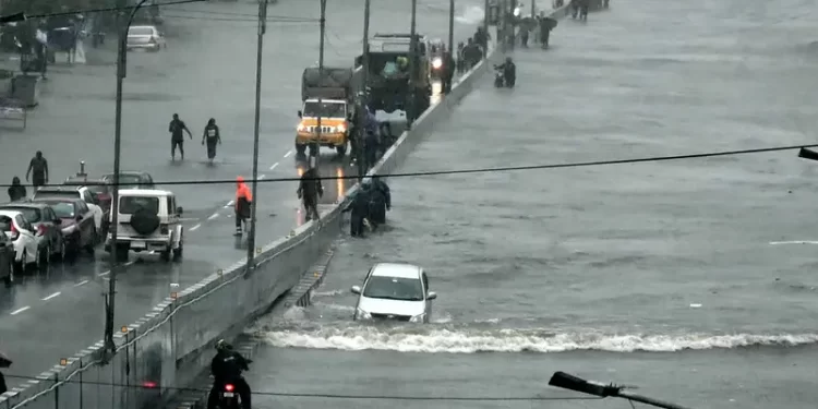 الهند .. الفيضانات تقتل 16 شخصاً وتتسبب في نزوح 300 ألف شخص