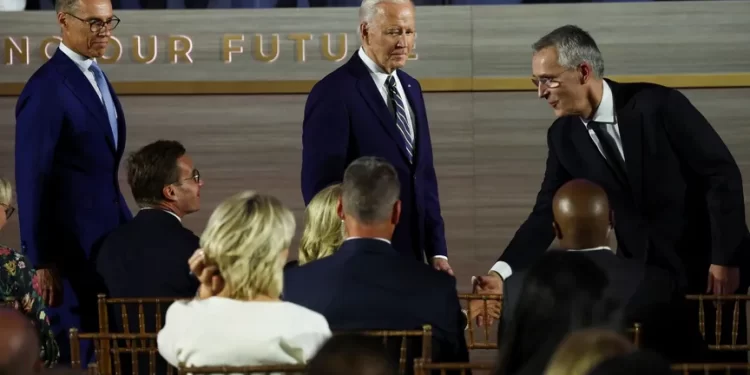 ترمب محط أنظار وفود أوروبية في قمة الناتو … رغم مســـاعي بايدن