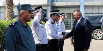 وزير الداخلية يترأس اجتماعاً لمديرية المرور العامة