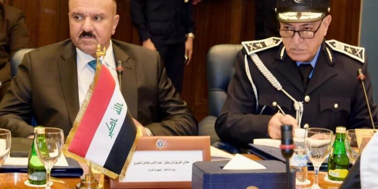 العراق والكويت يبحثان تعزيز العلاقات الامنية وتأمين الحدود المشتركة