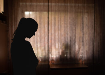 عقلية الضحية.. لماذا زادت في مجتمعاتنا المعاصرة؟