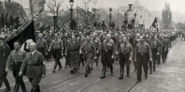 معنى “اليمين المتطرف”.. ومتى ظهر وكيف تحوّل إلى قوّة سياسية