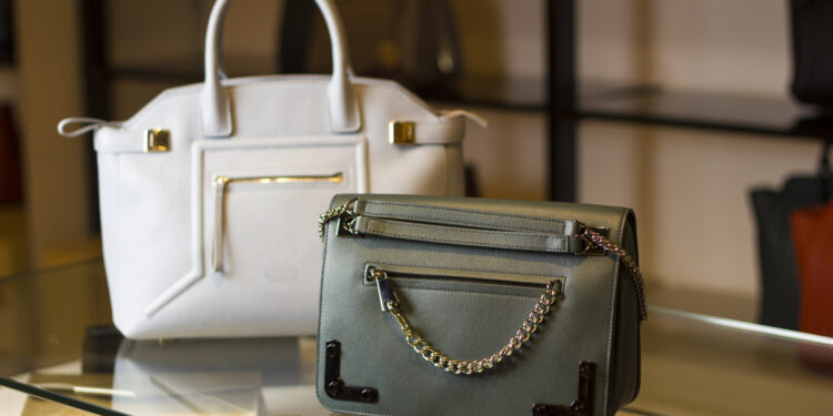 سوق المـــــاركات المقلدة