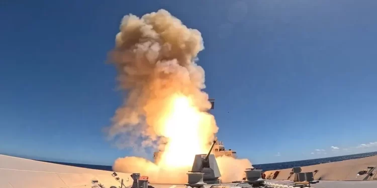 أستراليا تختبر الصاروخ المتقدم “إس.إم-6” لأول مرة