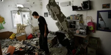 إسرائيل.. اندلاع حرائق في نتيجة سقوط صواريخ من لبنان