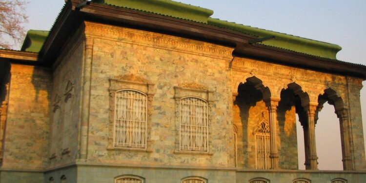 ليلة هنية الأخيرة قضاها بـ “القصر الأخضر” لشاه إيران