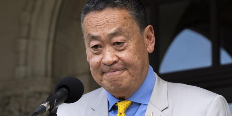 تايلاند.. إقالة رئيس وزراء لـــ”تعيينه وزيرا مدانا جنائيا”