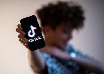 حتى براءة الأطفال لم تسلم من “شهوة الترند”