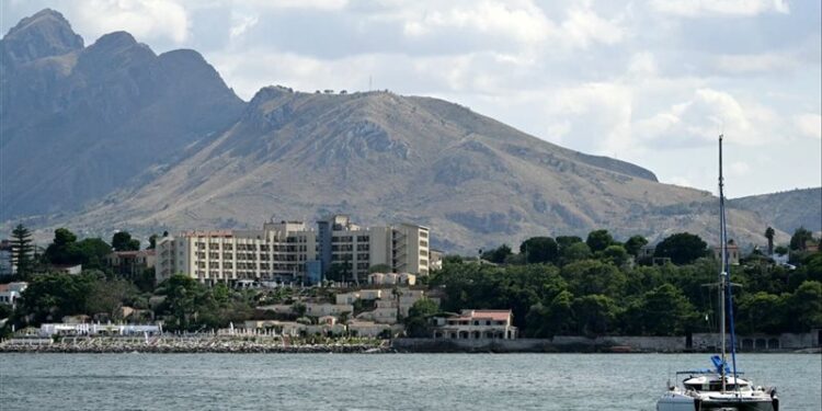 العثور على قطعة أثرية تعود للقرن الثالث قبل الميلاد