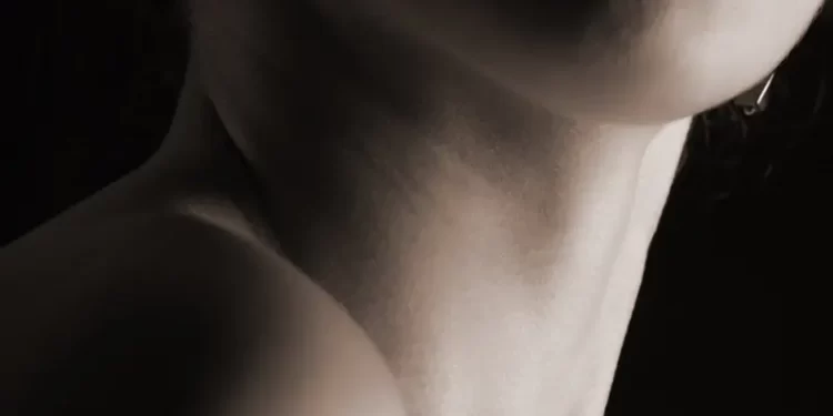 ماسك يدافــــع عن روبوته غروك 2!