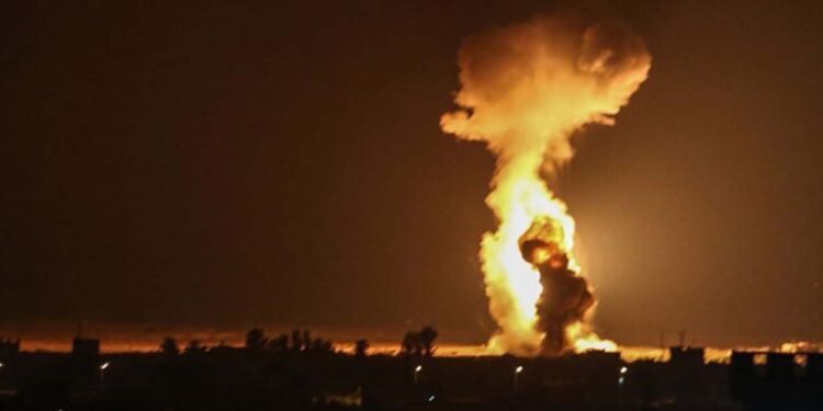 إسرائيل تشن غارات جوية على سوريا