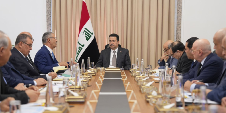 السوداني يوجه بالتوســـــع في إنتاج النفط الخام لزيادة “الغاز المصاحب”