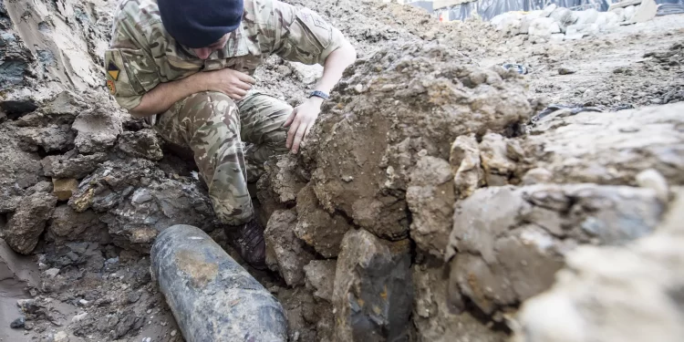 إيرلندا.. إخلاء 400 منزل بعد اكتشاف قنبلة من الحرب العالمية