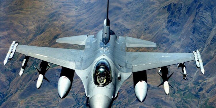 تنفيذ ضربة جوية لإرهابيّ داعش في حمرين