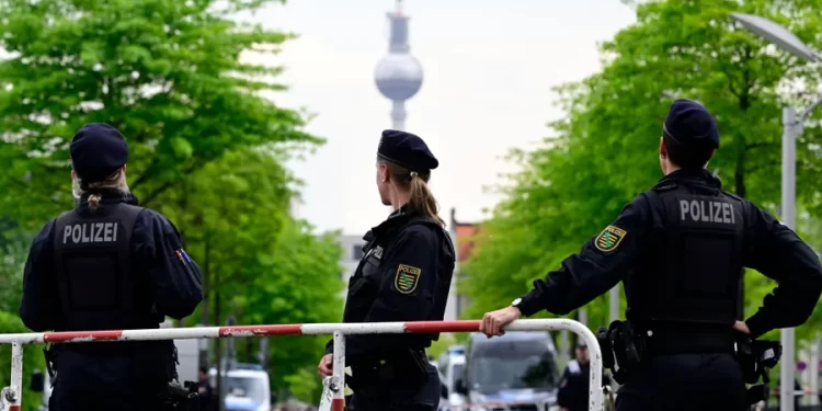 ألمانيا تطرد ممثل خامنئي في هامبورغ