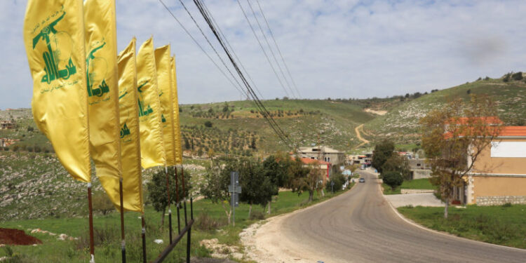 الكشف عن محادثات خلف الكواليس مع إيران أوقفت الصراع الأكبر بين إسرائيل وحزب الله