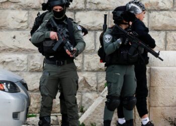 لإعادة رائدين من محطة الفضاء الدولية تقليص طاقم “كرو دراغون”