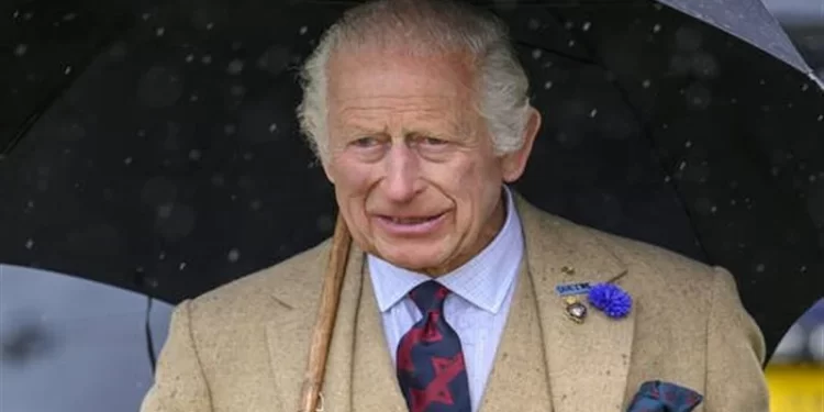 الملك تشارلز يقيــــل حراس الأمير أندرو لإرغامه على مغادرة القصر الملكي