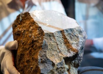 العثورعلى معدن جديد في النيازك