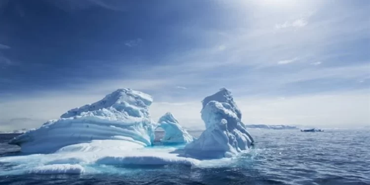 موجة حر تضرب القطب الجنوبي وتهدد بانهياره