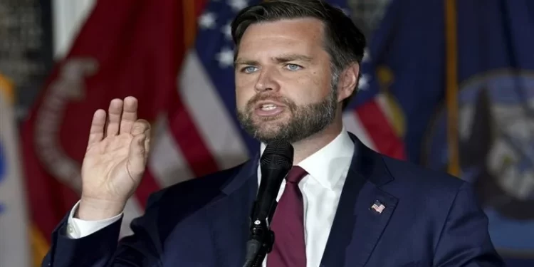 هبوط اضطراري لــطائرة جيمس ديفيد فانس المرشح لمنصب نائب ترامب