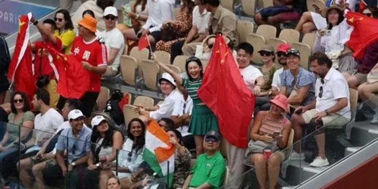 ضبط امرأة بتهمة تشــــويه عدد من الرياضيين بأولمبياد باريس