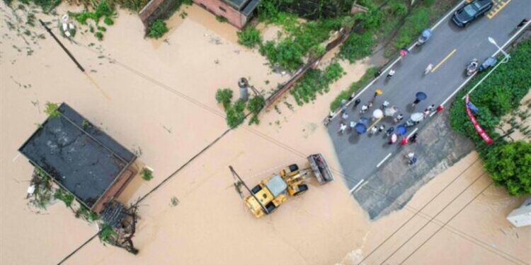 الصين.. مصرع وفقدان 25 شخصا إثر عواصف مدمرة