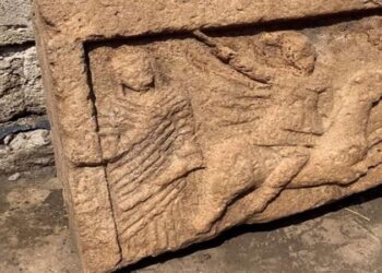 القرم.. اكتشاف لوحات لشخصيات راقصة من العصور الوسطى