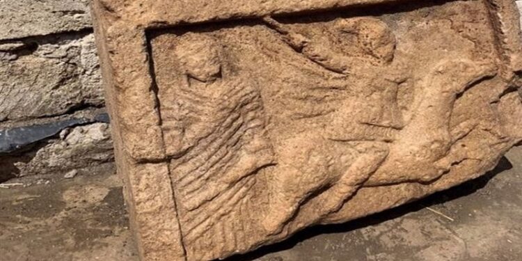 القرم.. اكتشاف لوحات لشخصيات راقصة من العصور الوسطى