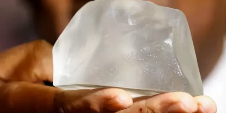 استخراج ماسة استثنائية قي بتسوانا ,,, الأكبر لأكثر من 100 عام