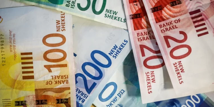البنوك الإسرائيلية ترفض استقبال الشيقل من الضفة الغربية