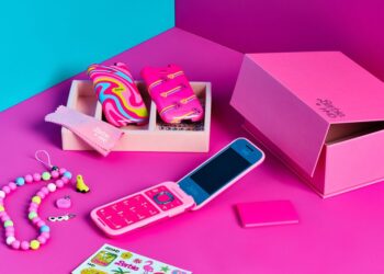 إطلاق “هاتف باربي”.. جهاز مبتكر للتخلص من إدمان مواقع التواصل الاجتماعي