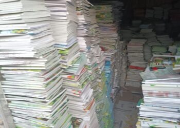 بغداد.. ضبط مخازن كتب دراسية “مسربة” من وزارة التربية في منطقة الشعب