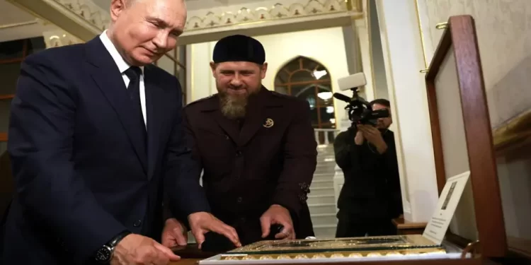 بوتين يزور مسجد عيسى الجديد في جروزني