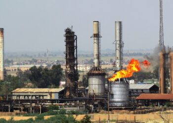 العراق يشارك بريطانيا واردات حقوله النفطية والغازية عبر “عقد سري”