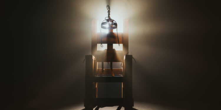 أداة تعذيب قديمة تعودُ جذورها إلى قُرابة النصف قرن في أميركا