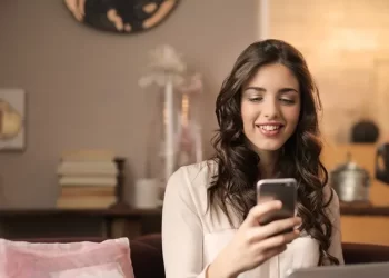 هل تنجح الهواتف في نقل الرائحة قريباً؟